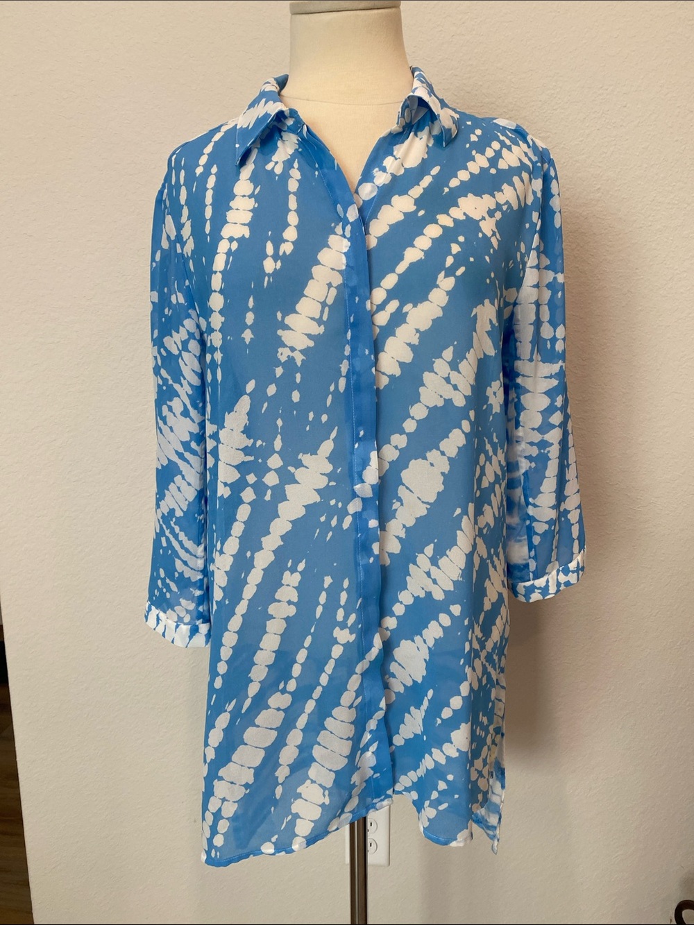 Chico's Blue and White Patterned Blouse Hi Lo Sz Large